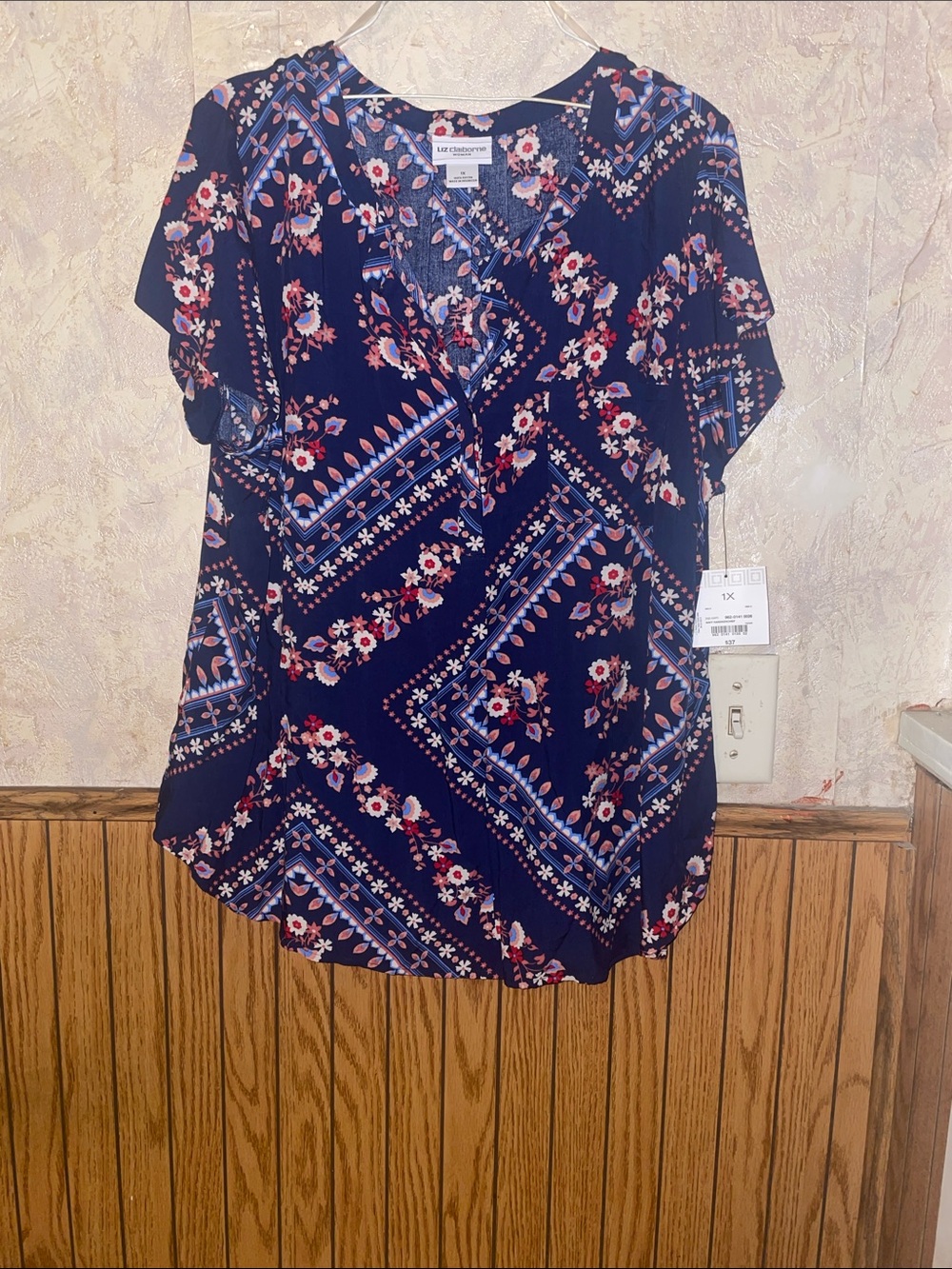 Multi color floral Liz Claiborne top (1X)(nwt)